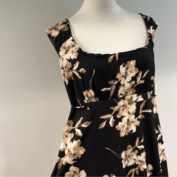 Plus size Floral knee length Dress size 14 - Picture 3 of 11
